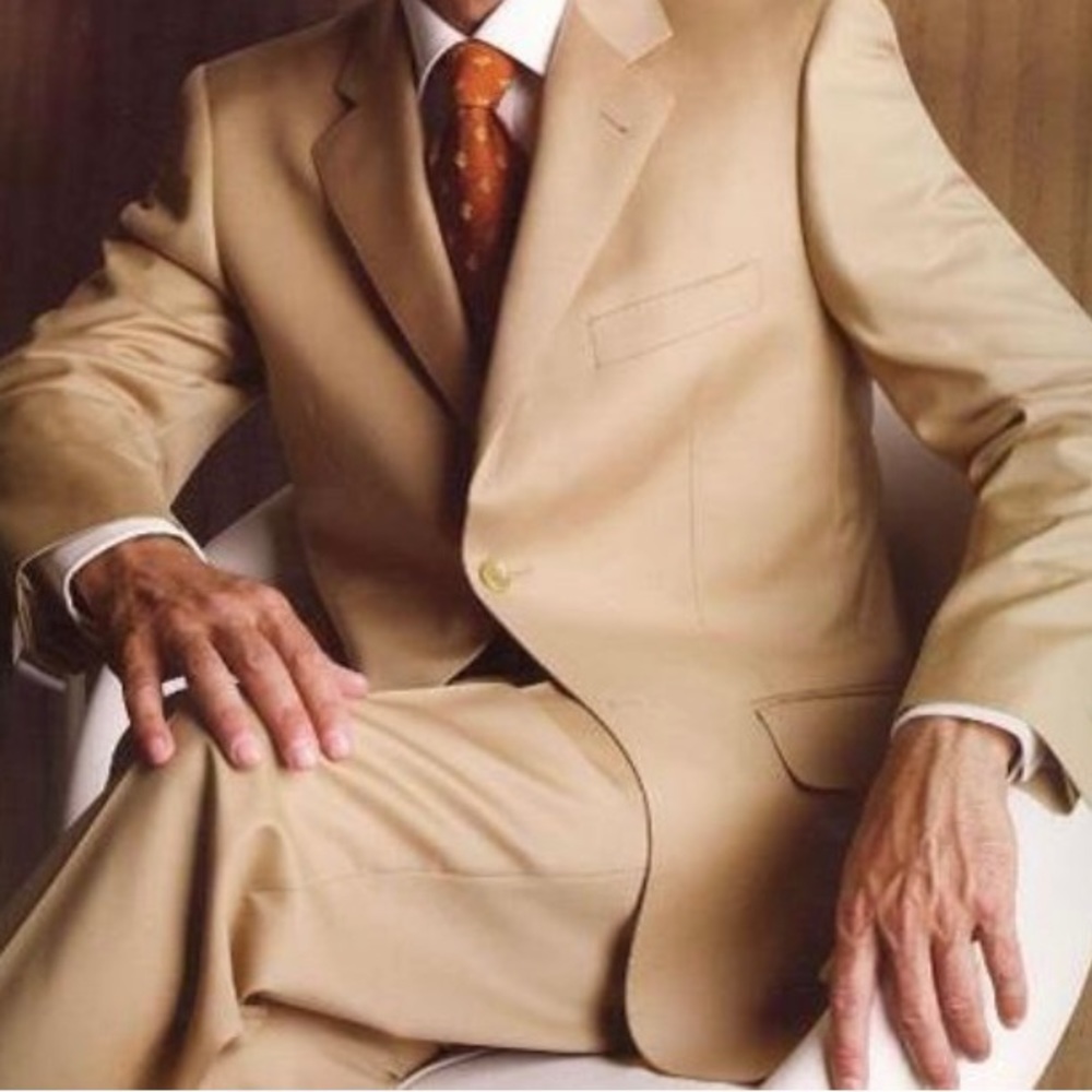 GreaT man’s suit in baise